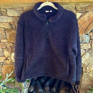 Gap Fuzzy Black Pullover Size Large;Zipper Neckline;Extremely Warm & Comfy